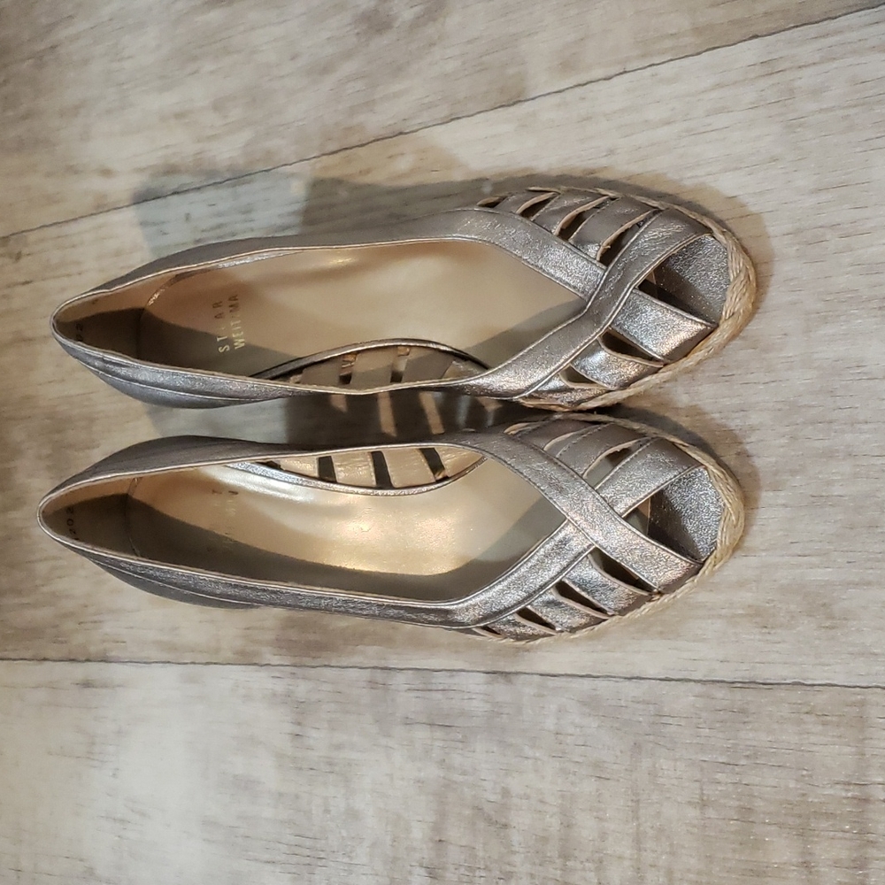 Stuart Weitzman 8M gold